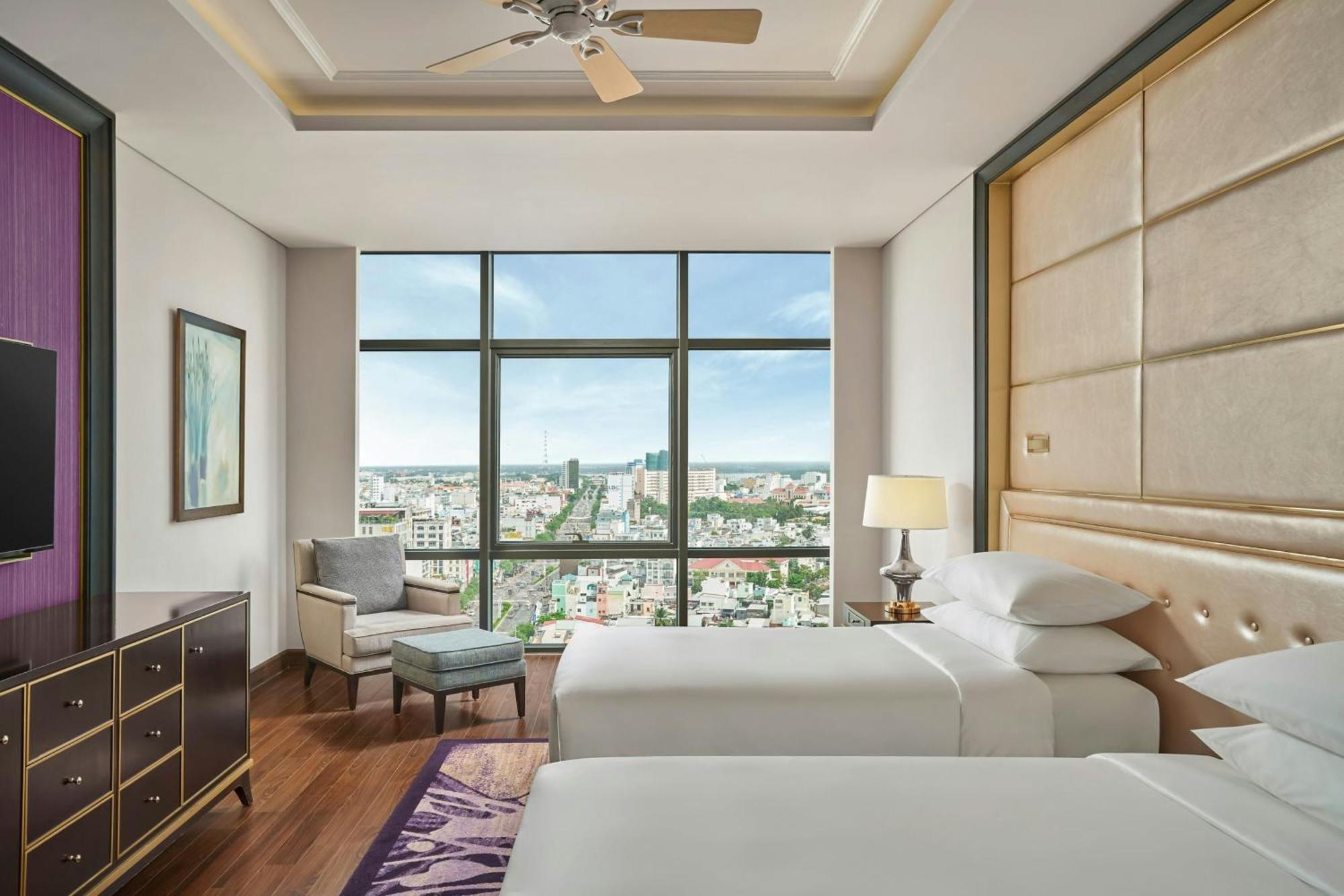 Sheraton Tho Hotel 5*